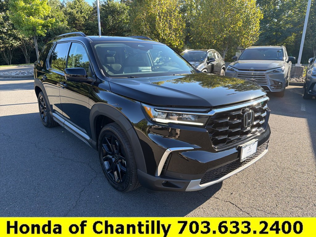 Certified 2025 Honda Pilot Touring