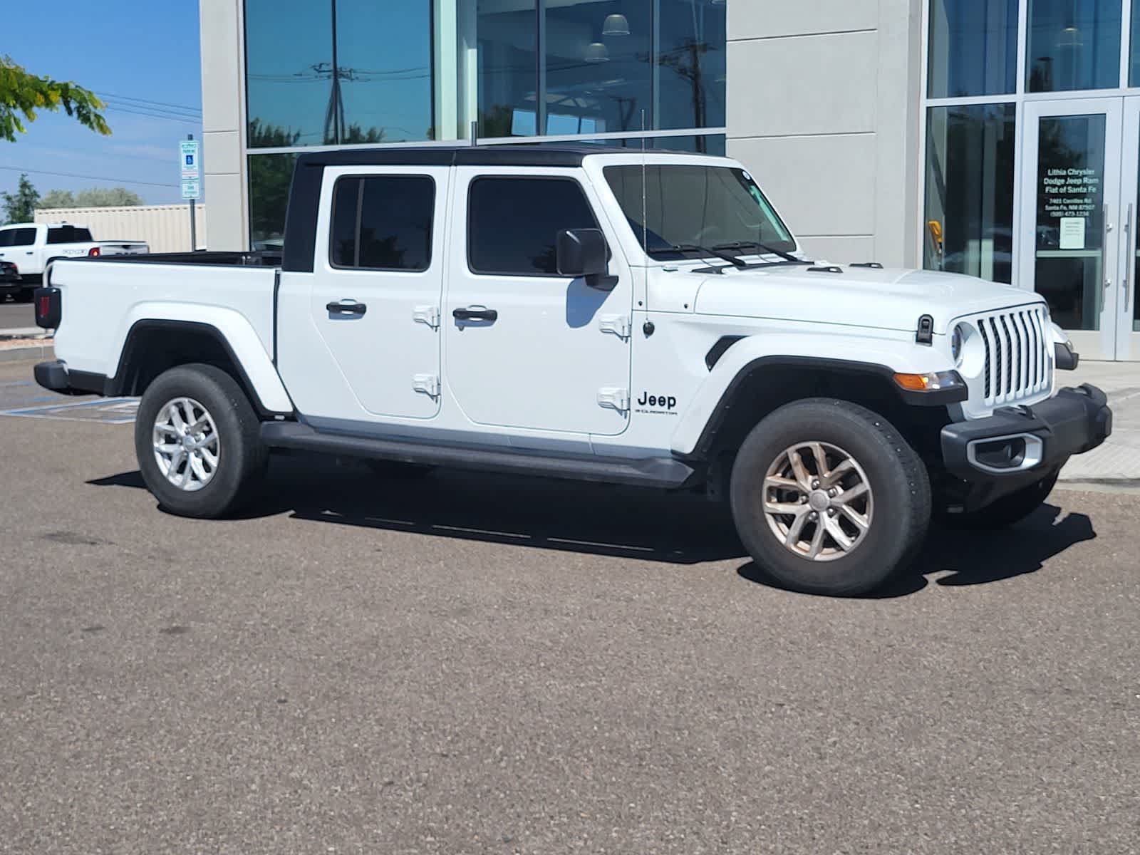 Used 2023 Jeep Gladiator Sport AWD/4WD image 3