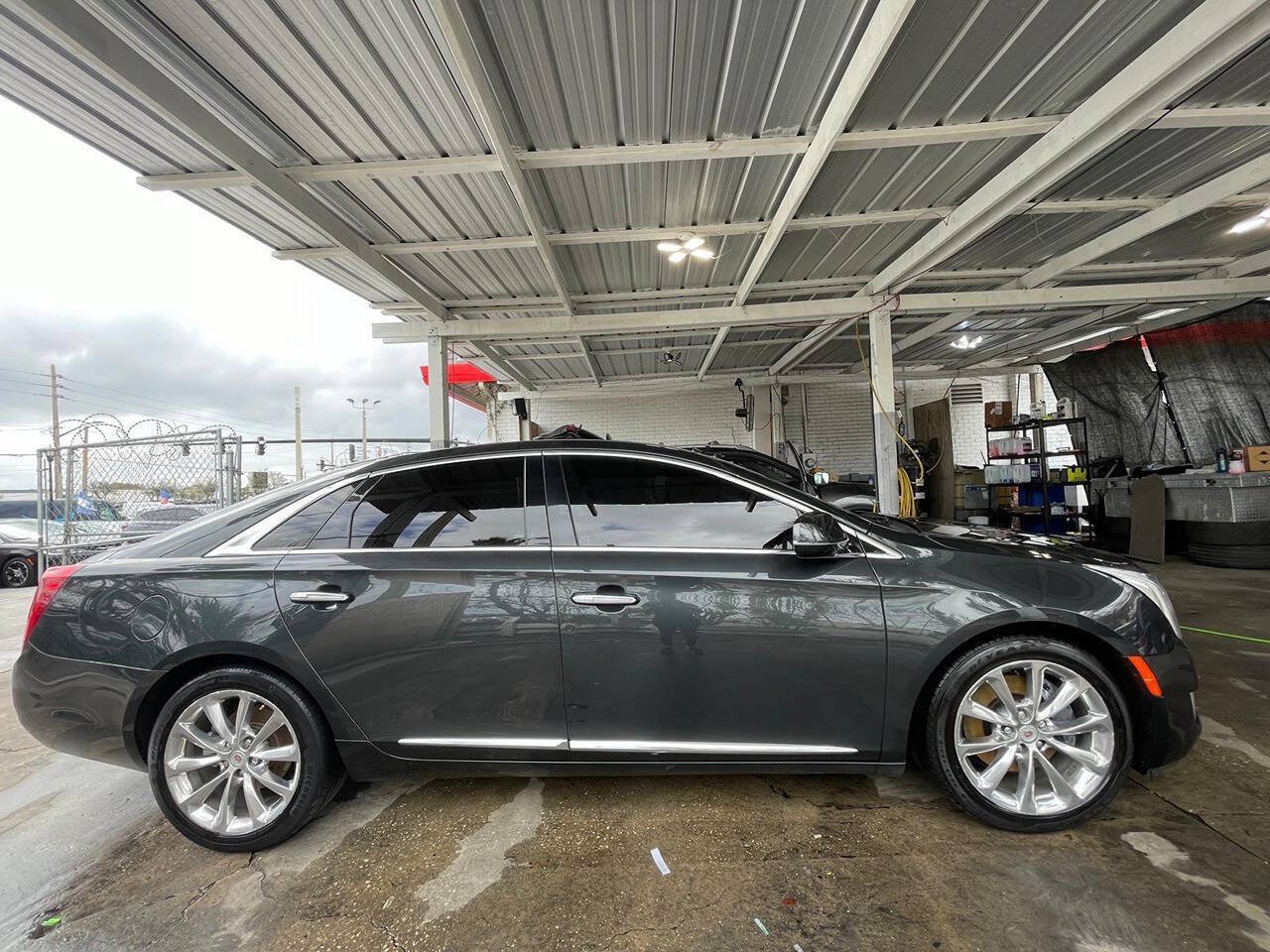 Used 2014 Cadillac XTS Luxury w/ Driver Awareness Package AWD/4WD image 18