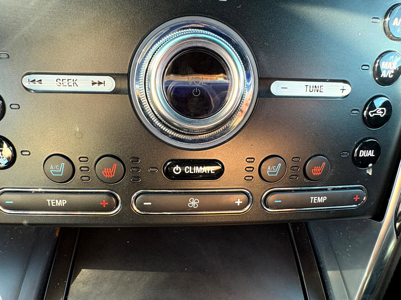 Used 2017 Ford Explorer Platinum image 23