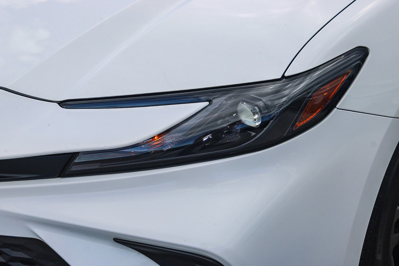 Used 2025 Toyota Camry SE image 5