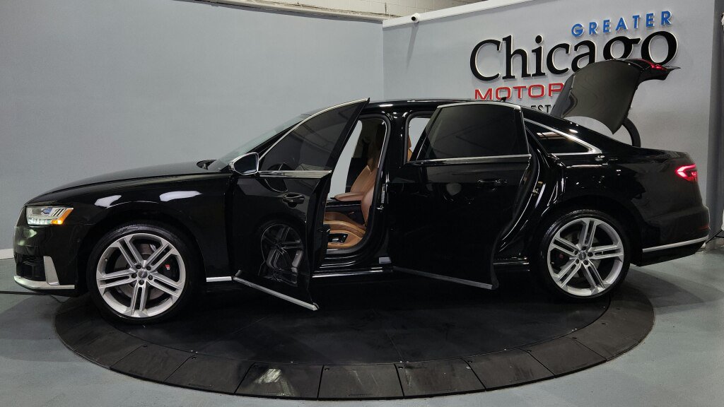 Used 2020 Audi S8 L w/ S8 Executive Package AWD/4WD image 17