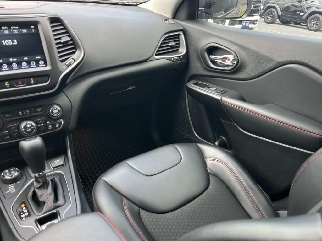Used 2021 Jeep Cherokee Trailhawk AWD/4WD image 17