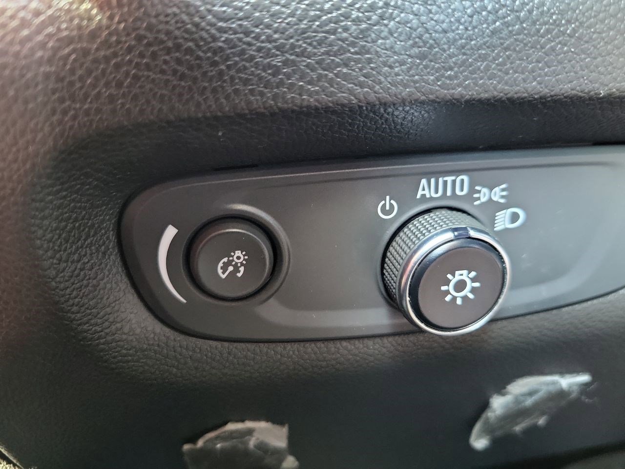 Used 2023 Chevrolet Traverse LS image 23