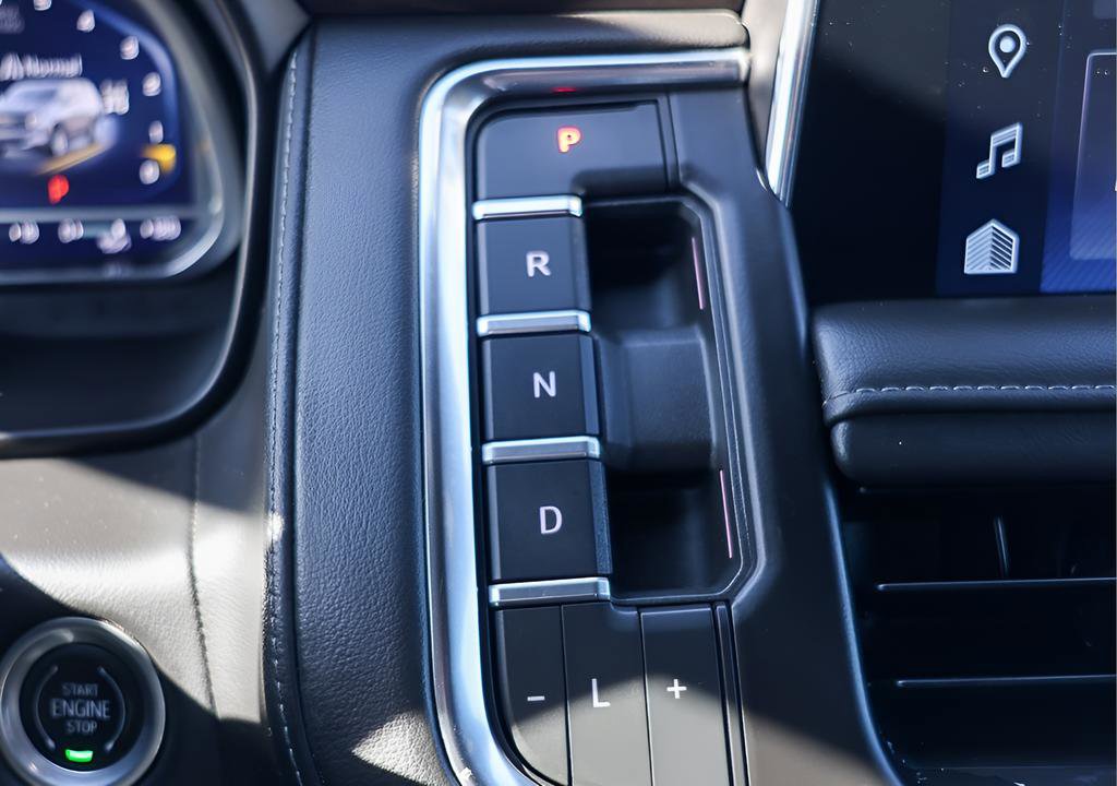 Used 2022 Chevrolet Tahoe Z71 w/ Luxury Package image 18