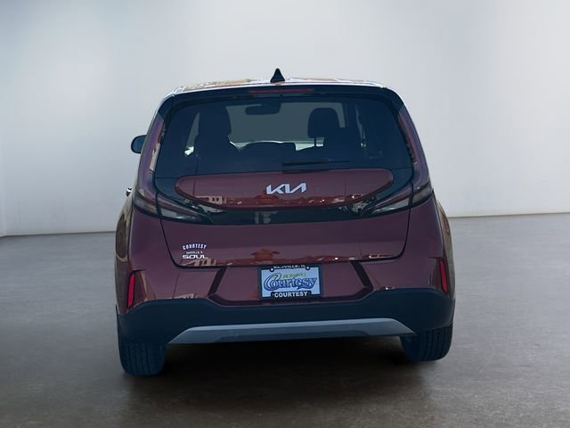 Used 2023 Kia Soul LX w/ LX Technology Package FWD image 4