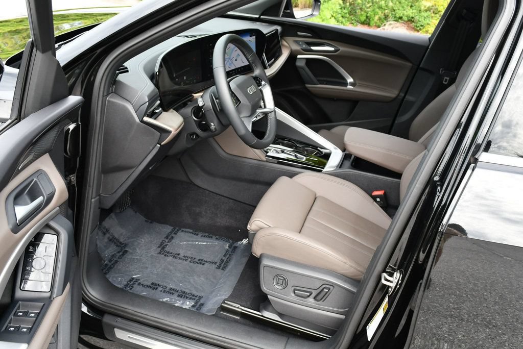 Used 2025 Audi Q5 Prestige AWD/4WD image 46