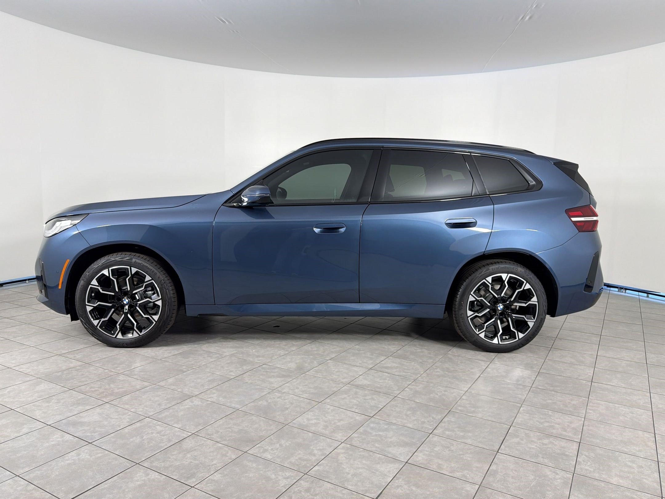 New 2026 BMW X3 xDrive30i w/ M Sport Package AWD/4WD image 2