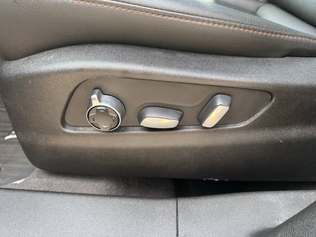 Used 2019 Cadillac XT4 Sport w/ Cold Weather Package AWD/4WD image 8