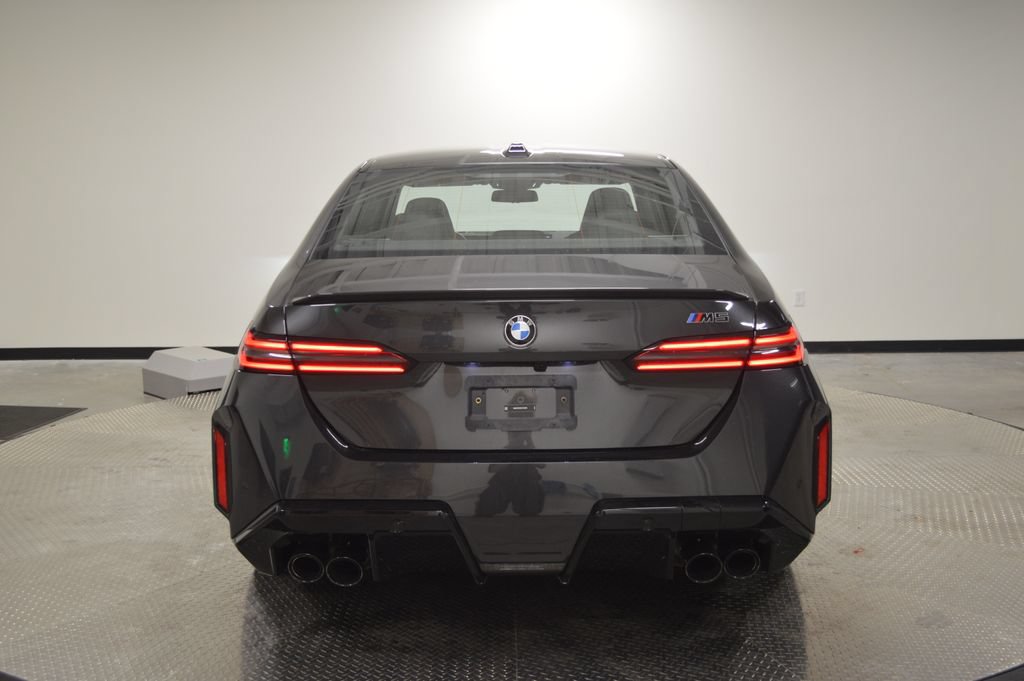 Used 2025 BMW M5 w/ Carbon Package AWD/4WD image 4