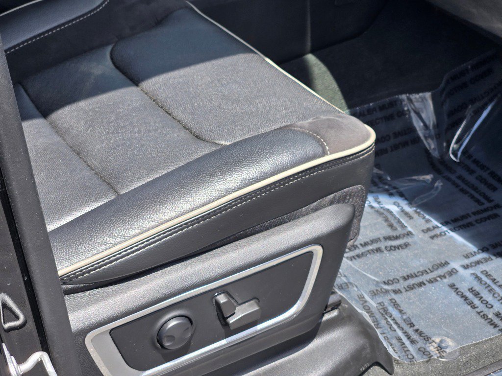 Used 2022 RAM 1500 Laramie AWD/4WD image 8