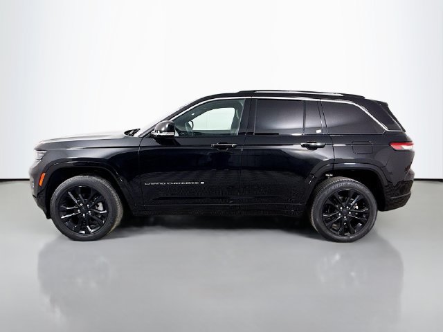 Used 2023 Jeep Grand Cherokee Overland w/ Rear Seat Video Group I AWD/4WD image 3
