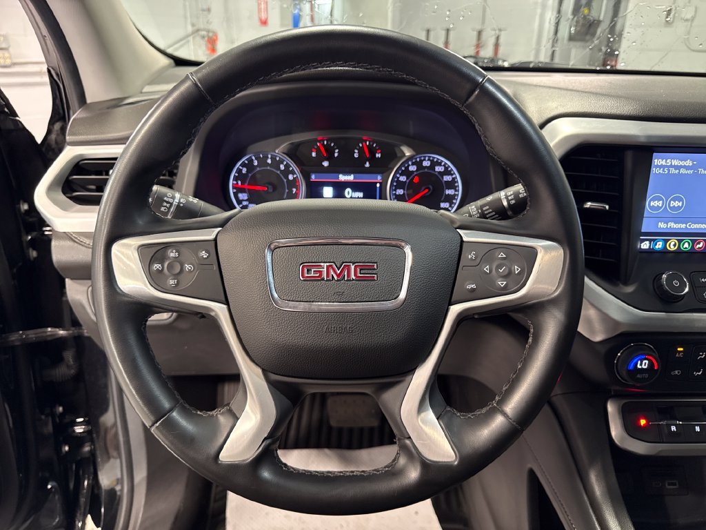 Used 2023 GMC Acadia SLT AWD/4WD image 5