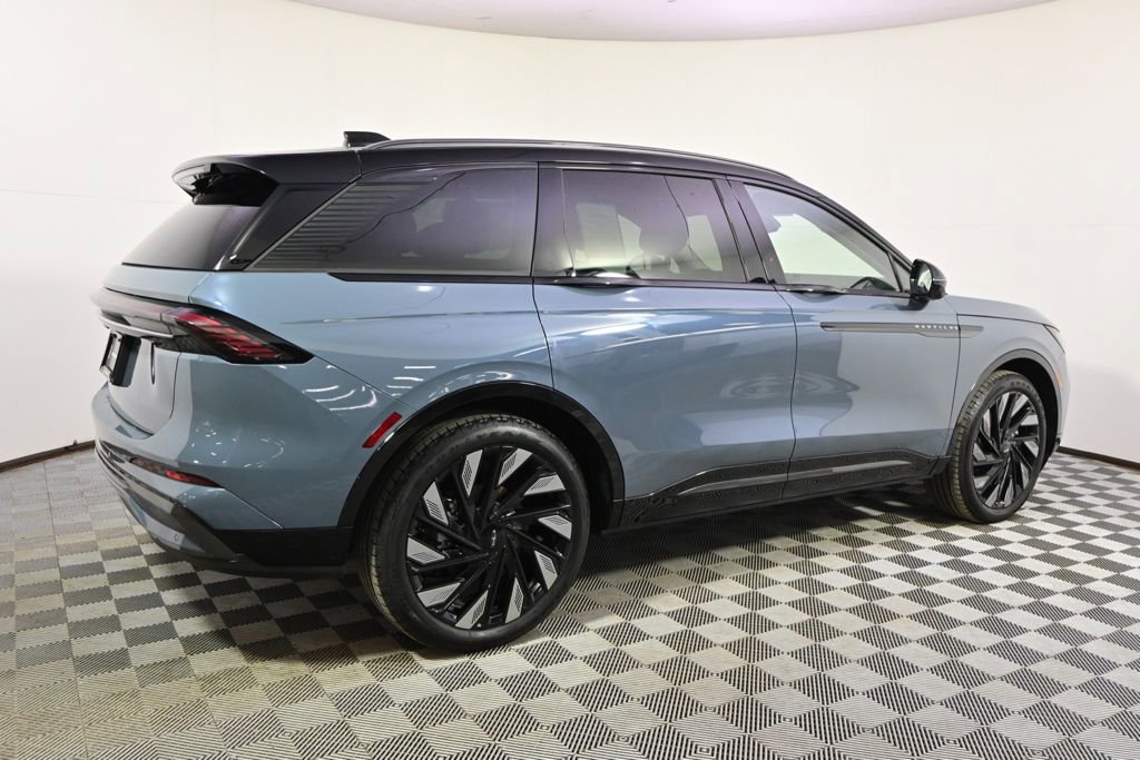 New 2026 Lincoln Nautilus Reserve w/ Jet Appearance Package image 7