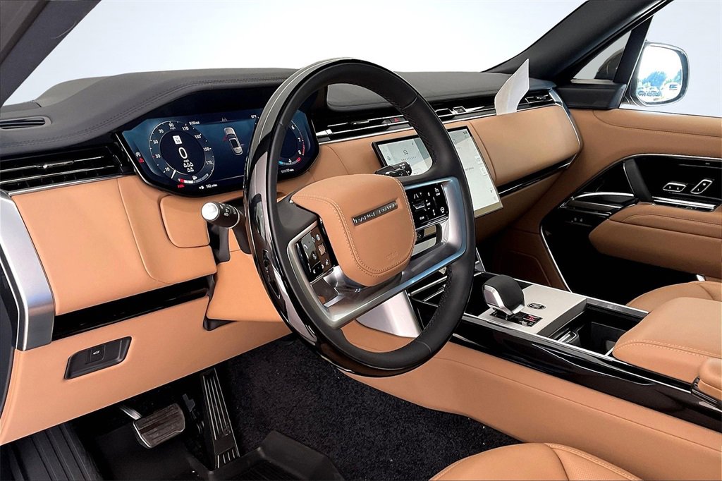 New 2025 Land Rover Range Rover Long Wheelbase SE image 6