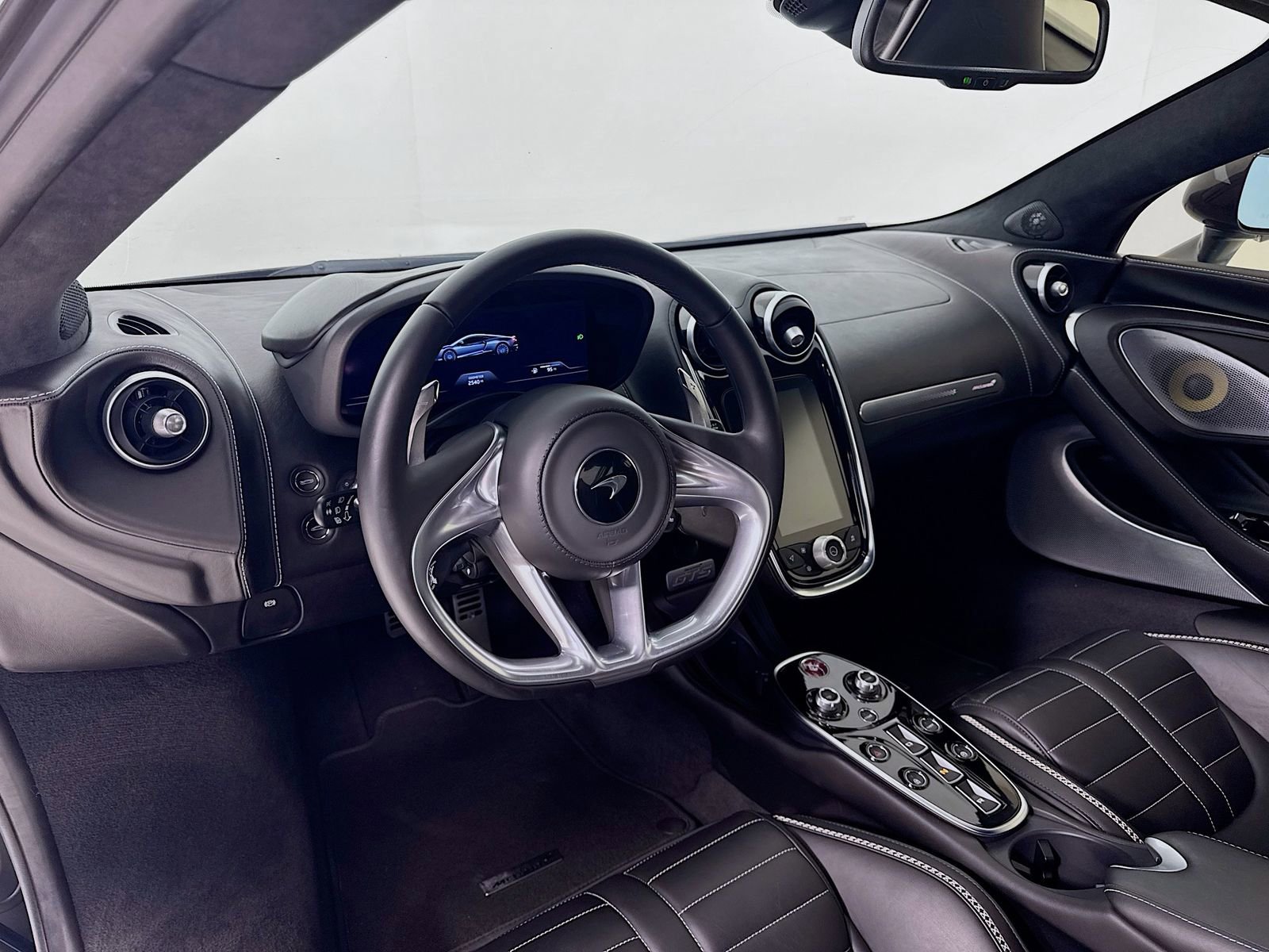 Used 2025 McLaren GTS image 10