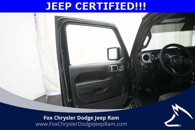 Used 2024 Jeep Gladiator Sport image 26