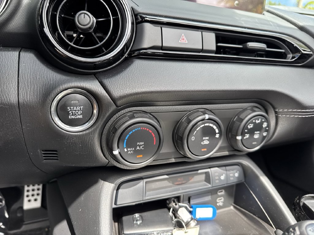 New 2026 MAZDA MX-5 Miata Club w/ Interior Package RWD image 49