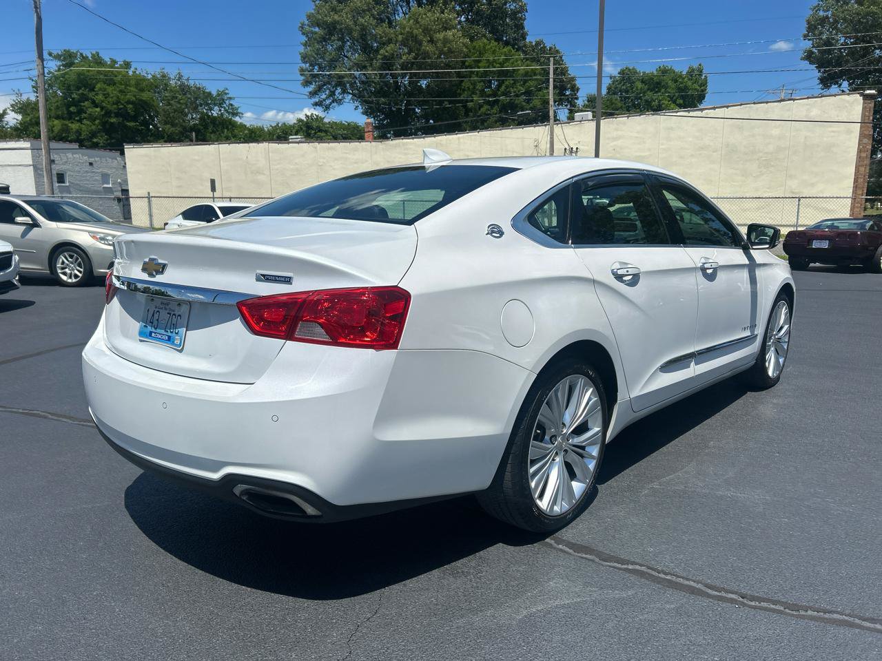 Used 2017 Chevrolet Impala Premier w/ Enhanced Convenience Package FWD image 5