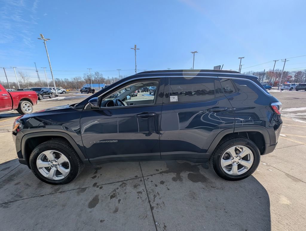 Used 2019 Jeep Compass Latitude w/ Cold Weather Group AWD/4WD image 8