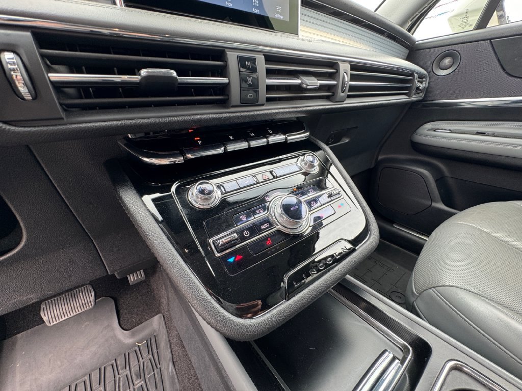 Used 2021 Lincoln Corsair Reserve FWD image 28