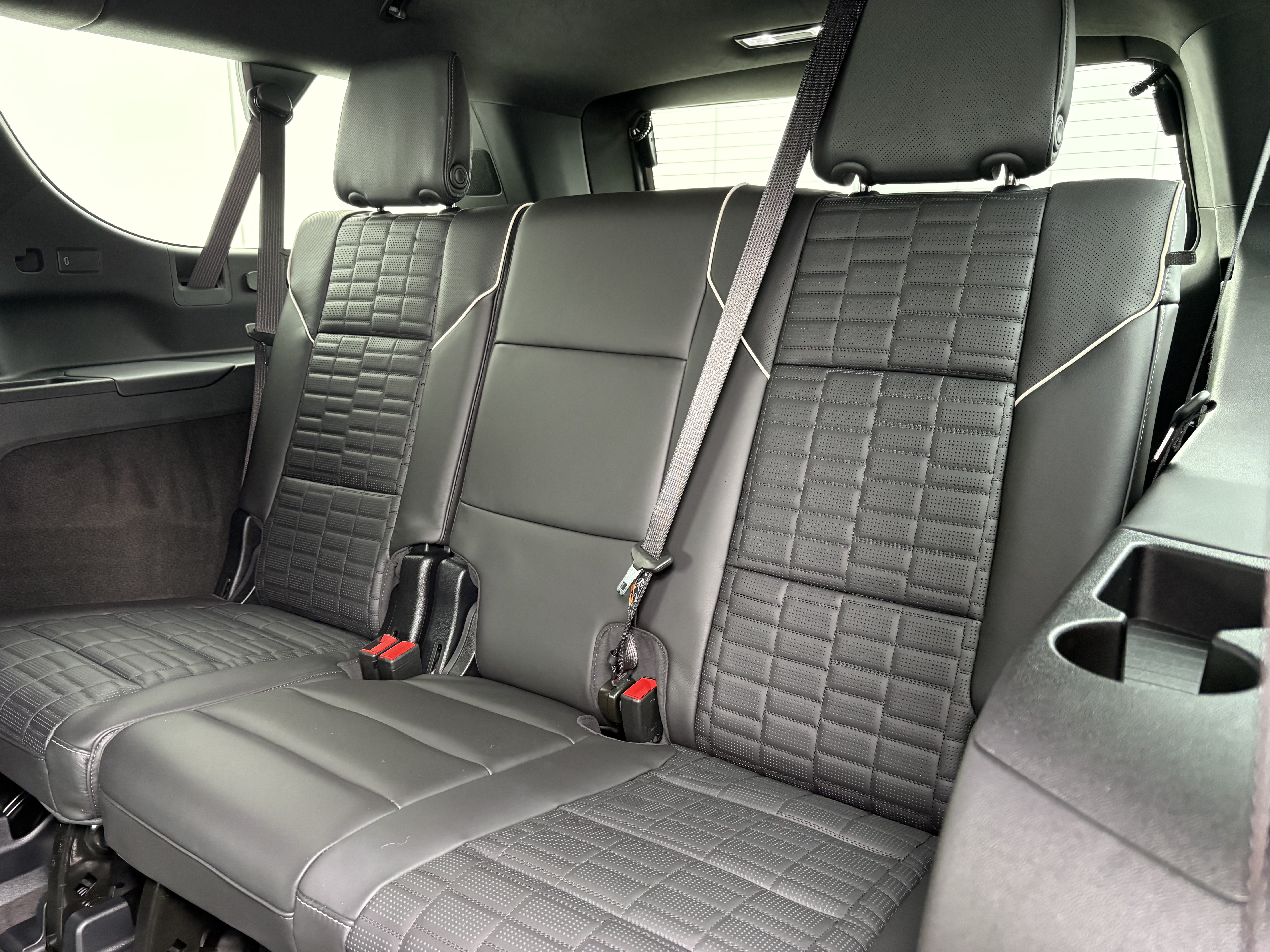 Used 2026 Cadillac Escalade ESV Platinum Luxury w/ LPO, Floor Liner Package AWD/4WD image 14