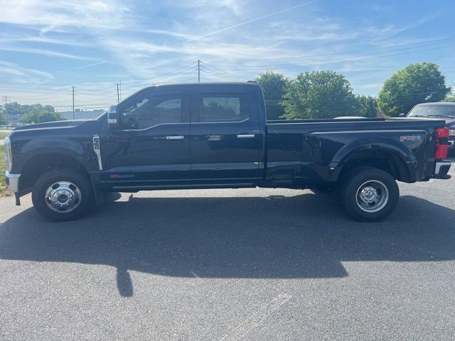 Used 2023 Ford F350 Lariat w/ Chrome Package AWD/4WD image 4