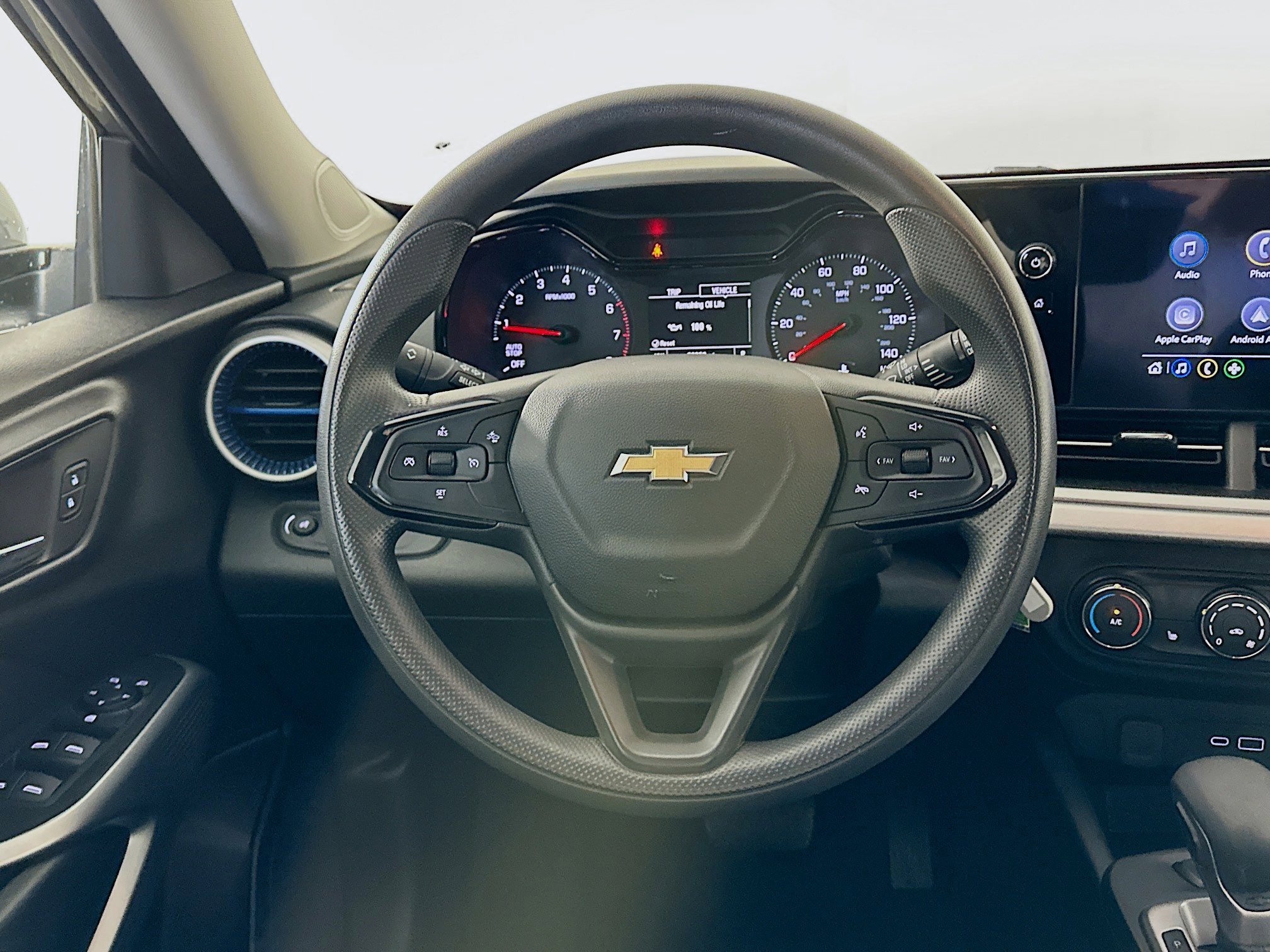 Used 2025 Chevrolet Trax LS w/ LS Convenience Package image 18