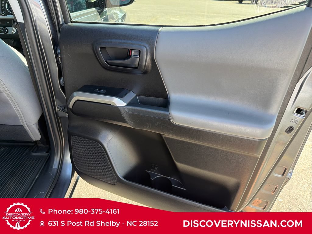 Used 2021 Toyota Tacoma SR5 RWD image 32