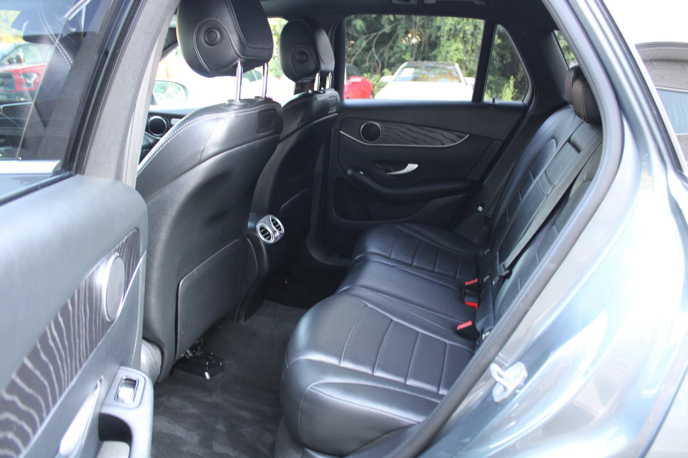 Used 2018 Mercedes-Benz GLC 300 4MATIC image 20
