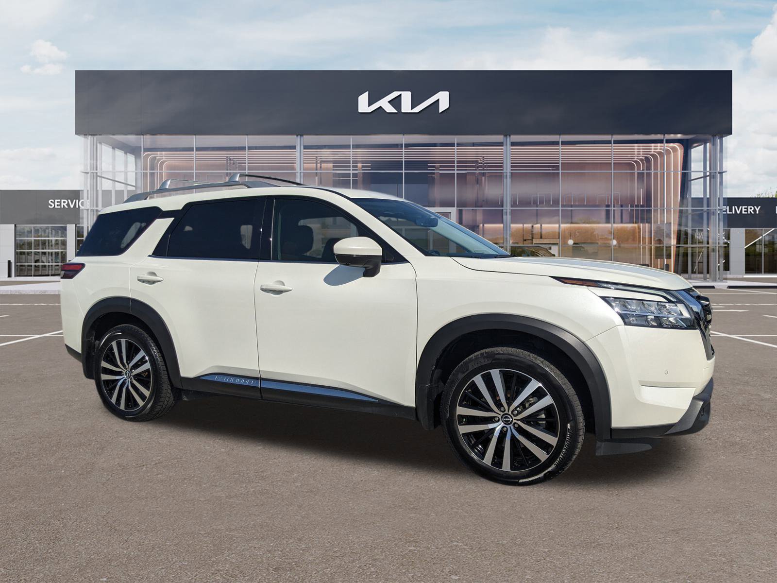 Used 2024 Nissan Pathfinder Platinum w/ Cargo Package image 1