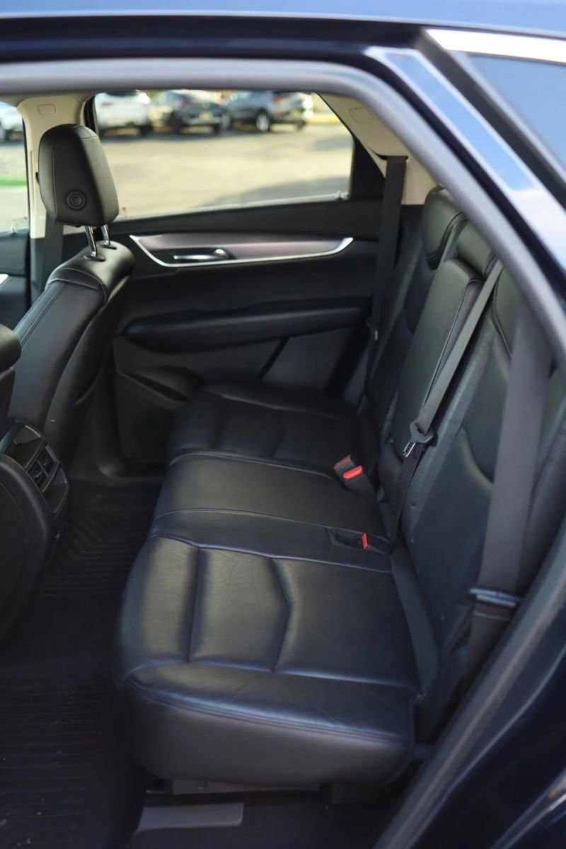 Used 2017 Cadillac XT5 Luxury w/ Driver Awareness Package AWD/4WD image 36