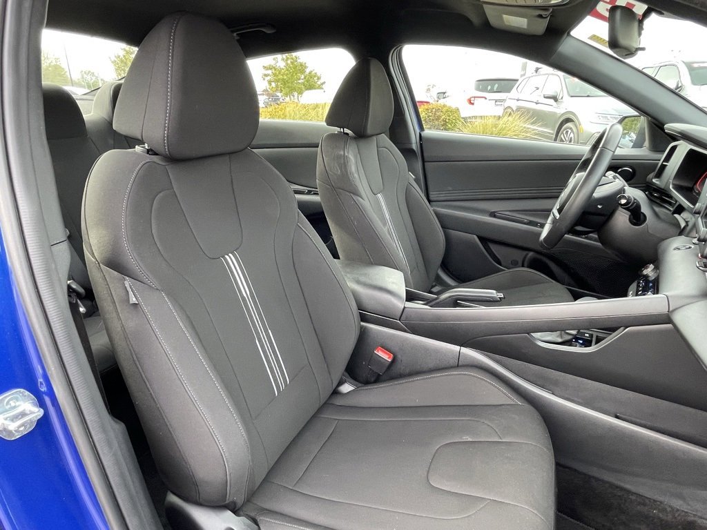 Used 2025 Hyundai Elantra Sport image 30