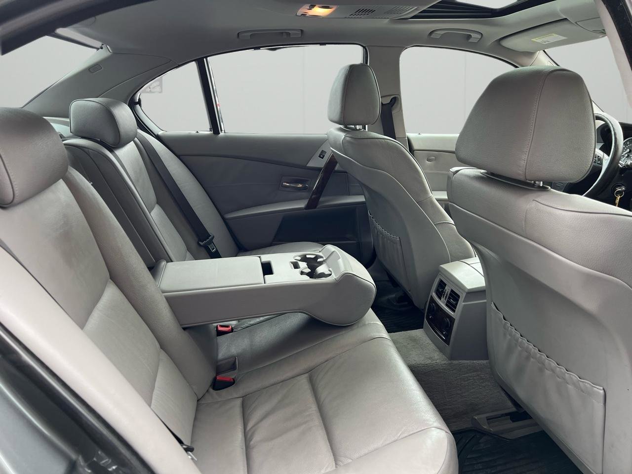 Used 2006 BMW 530xi Sedan image 24
