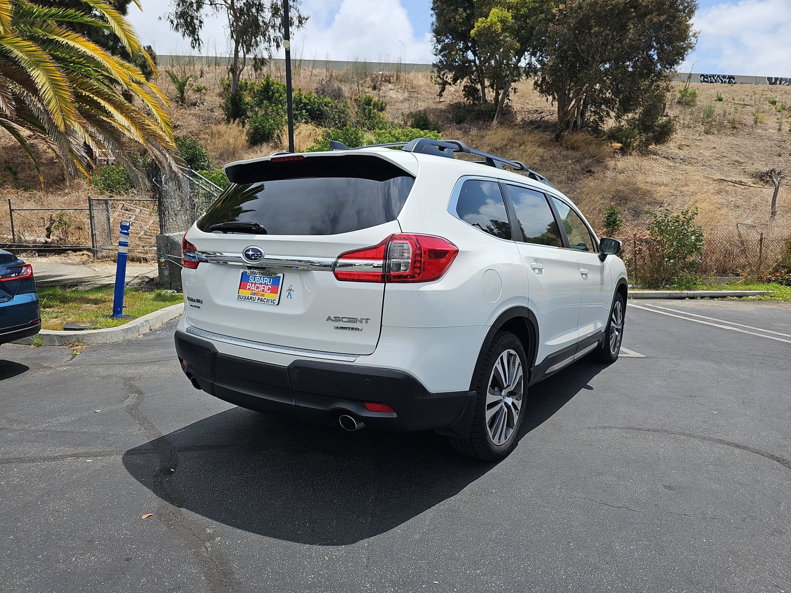 Used 2020 Subaru Ascent Limited w/ Technology Package AWD/4WD image 7