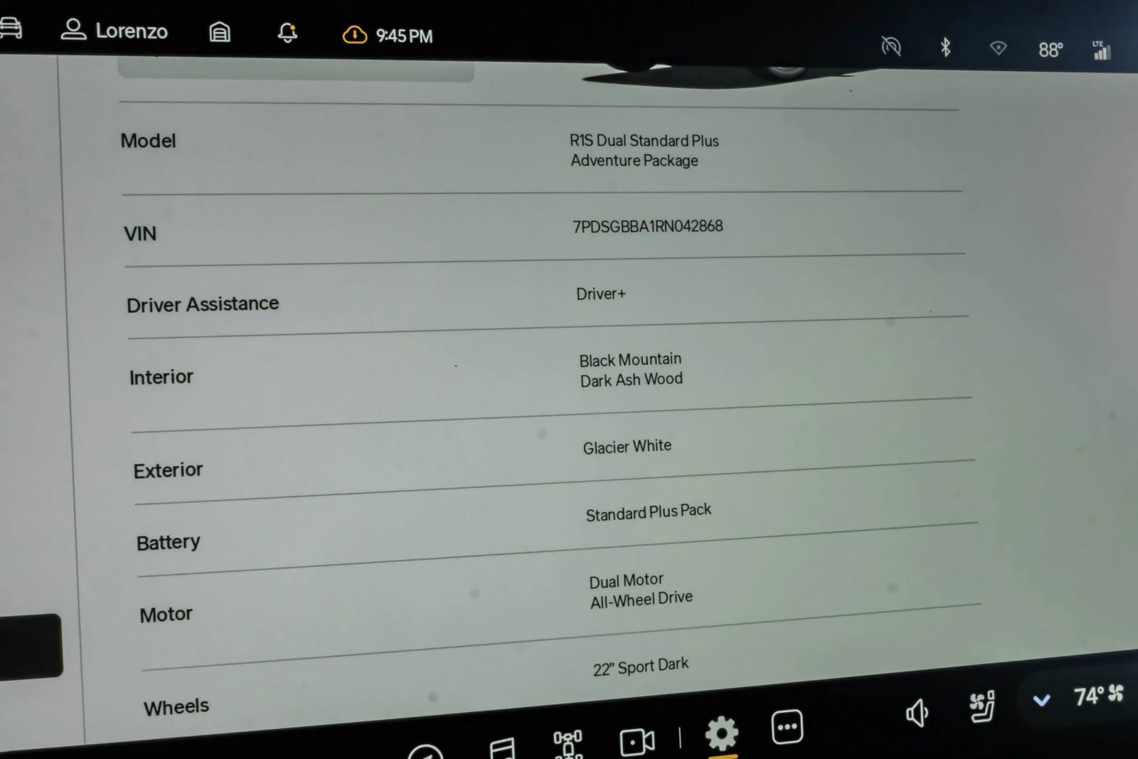 Used 2024 Rivian R1S Adventure image 30