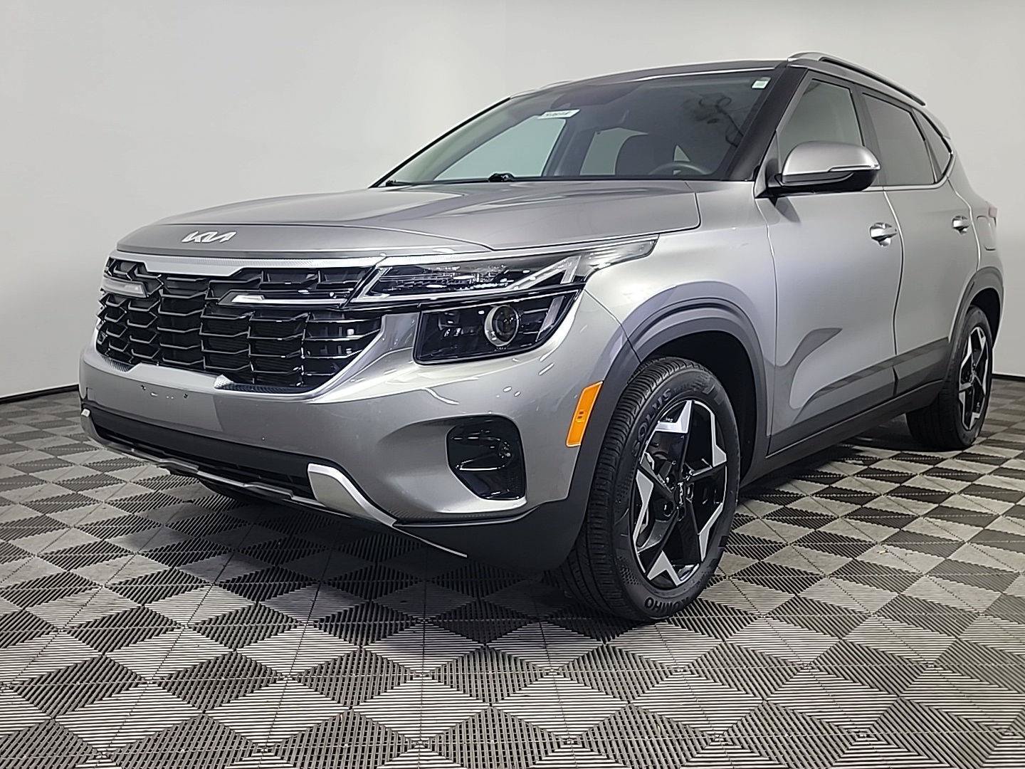 Certified 2024 Kia Seltos EX AWD/4WD image 11