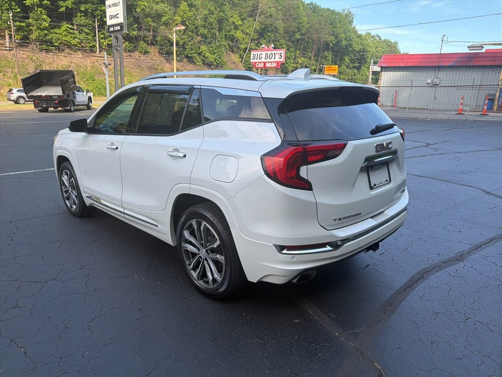 Used 2020 GMC Terrain Denali w/ Denali Premium Package AWD/4WD image 4