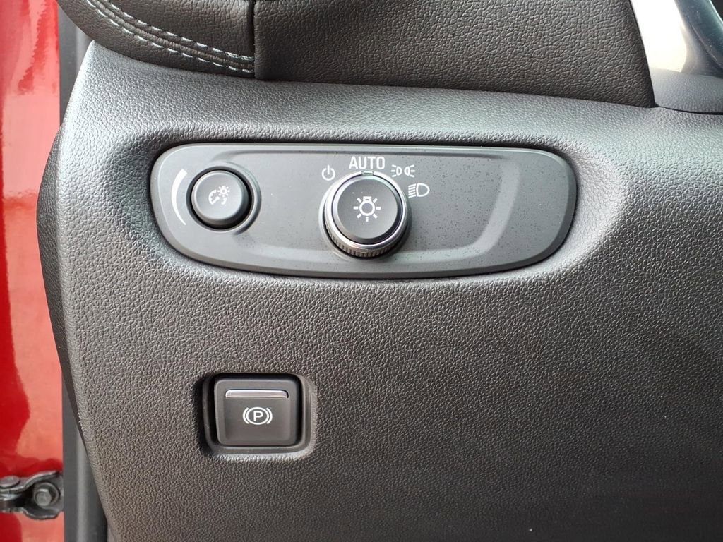 Used 2021 Chevrolet Blazer LT image 29