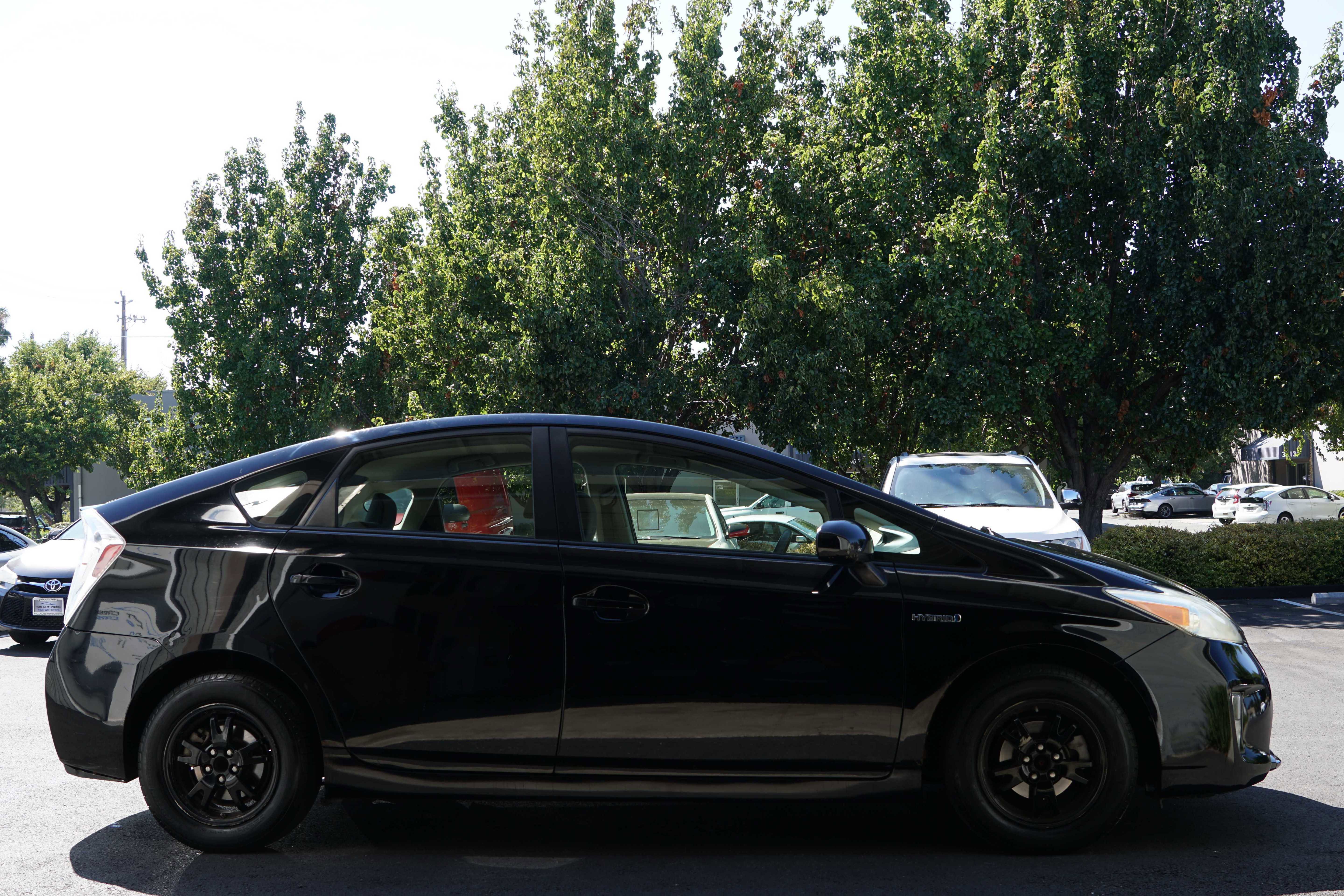 Used 2013 Toyota Prius Three image 9