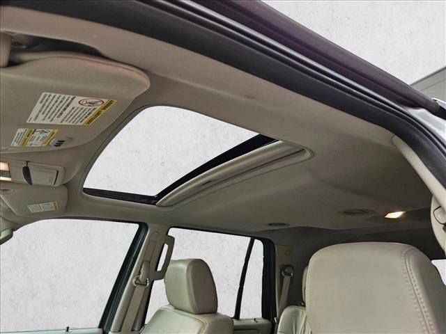 Used 2008 Lincoln Navigator image 16