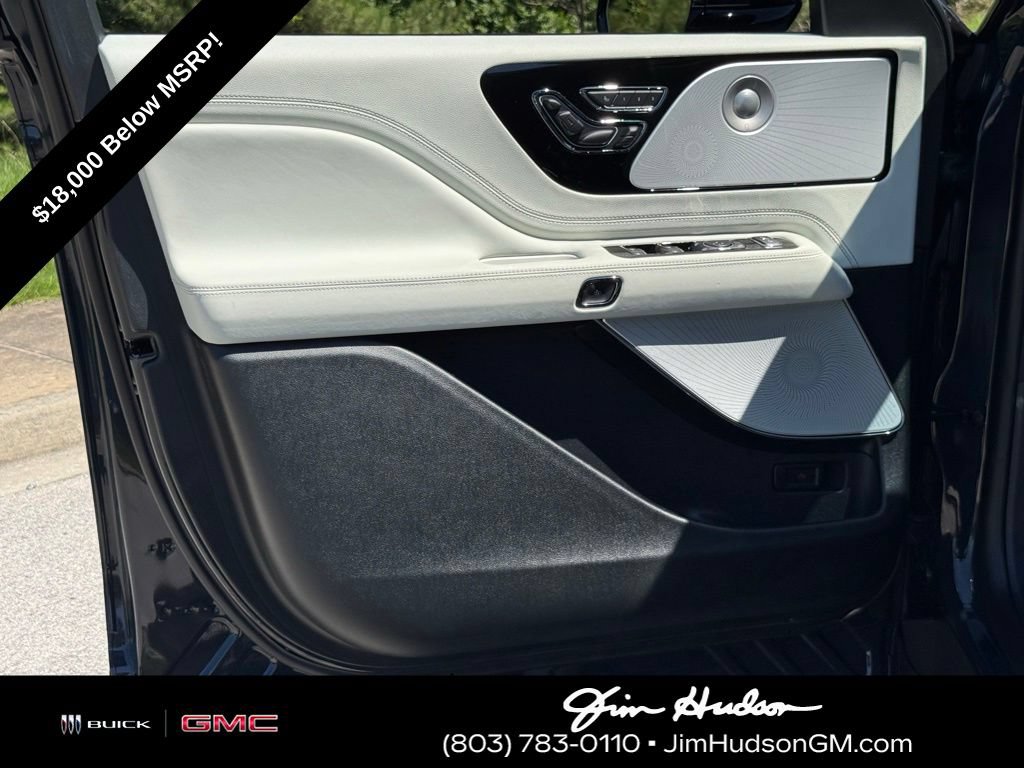 Used 2025 Lincoln Aviator Black Label AWD/4WD image 22