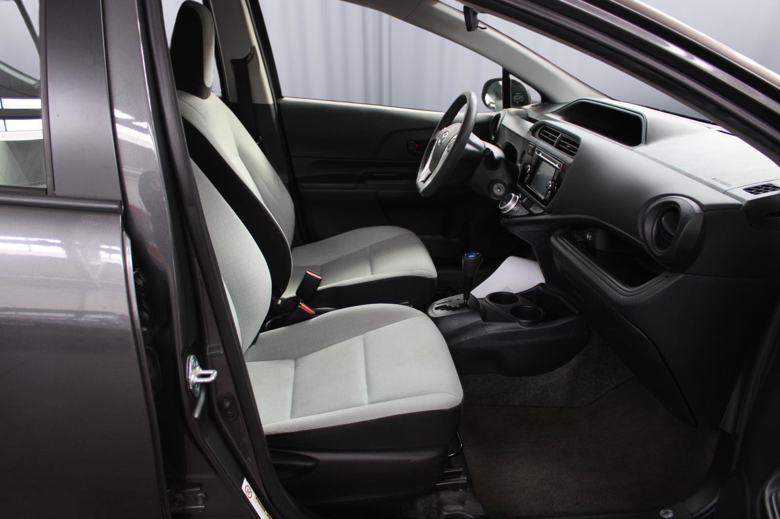 Used 2017 Toyota Prius C One image 11