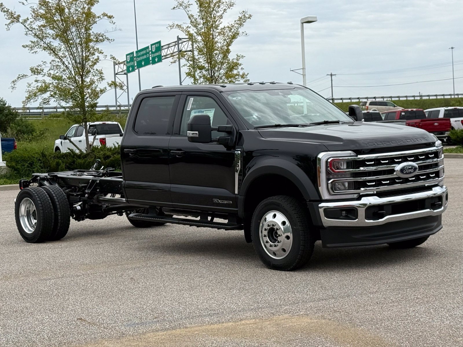New 2026 Ford F550 4x4 Crew Cab image 8