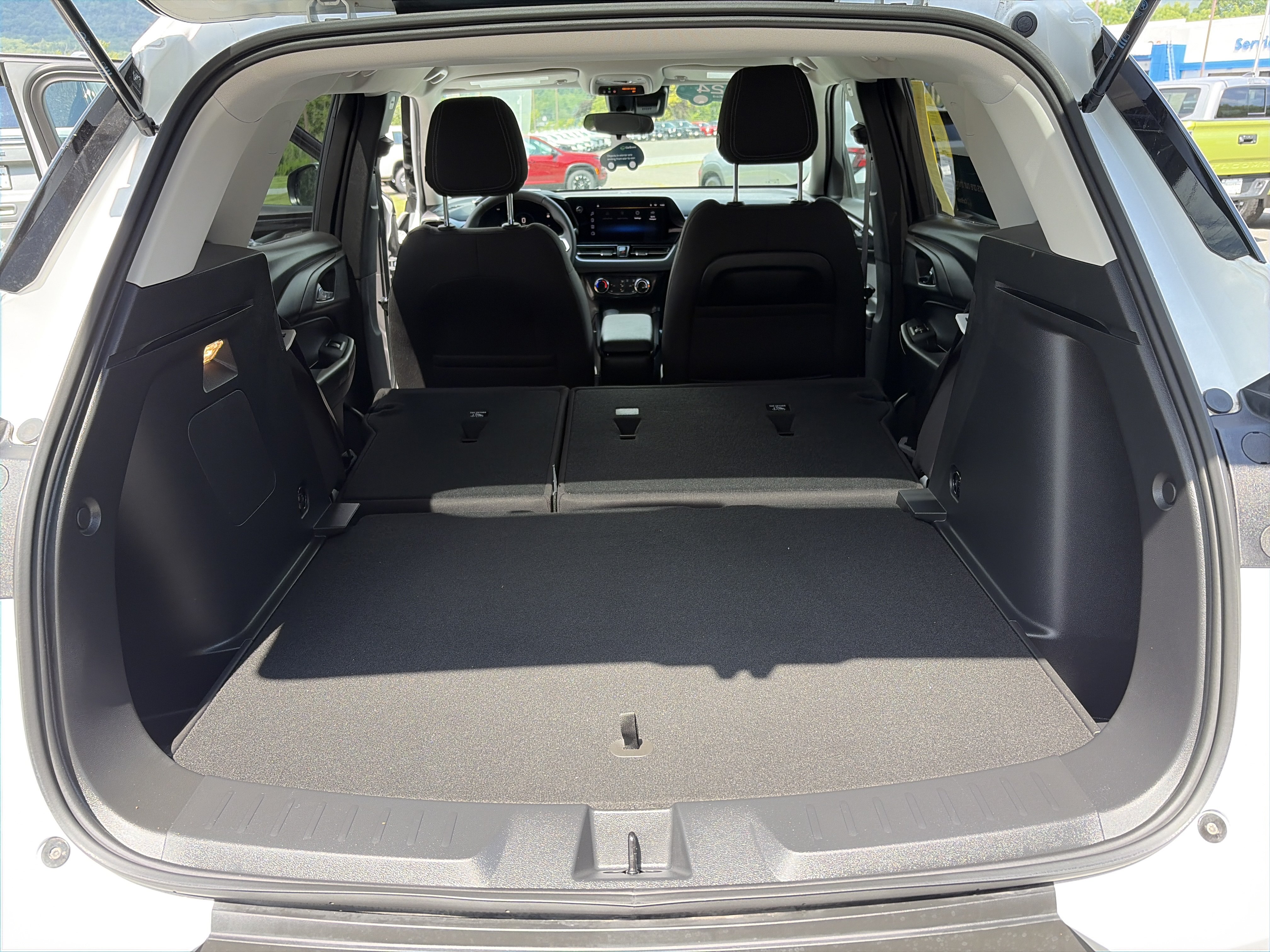 Certified 2024 Chevrolet TrailBlazer LT w/ LT Cold Weather Package FWD image 14