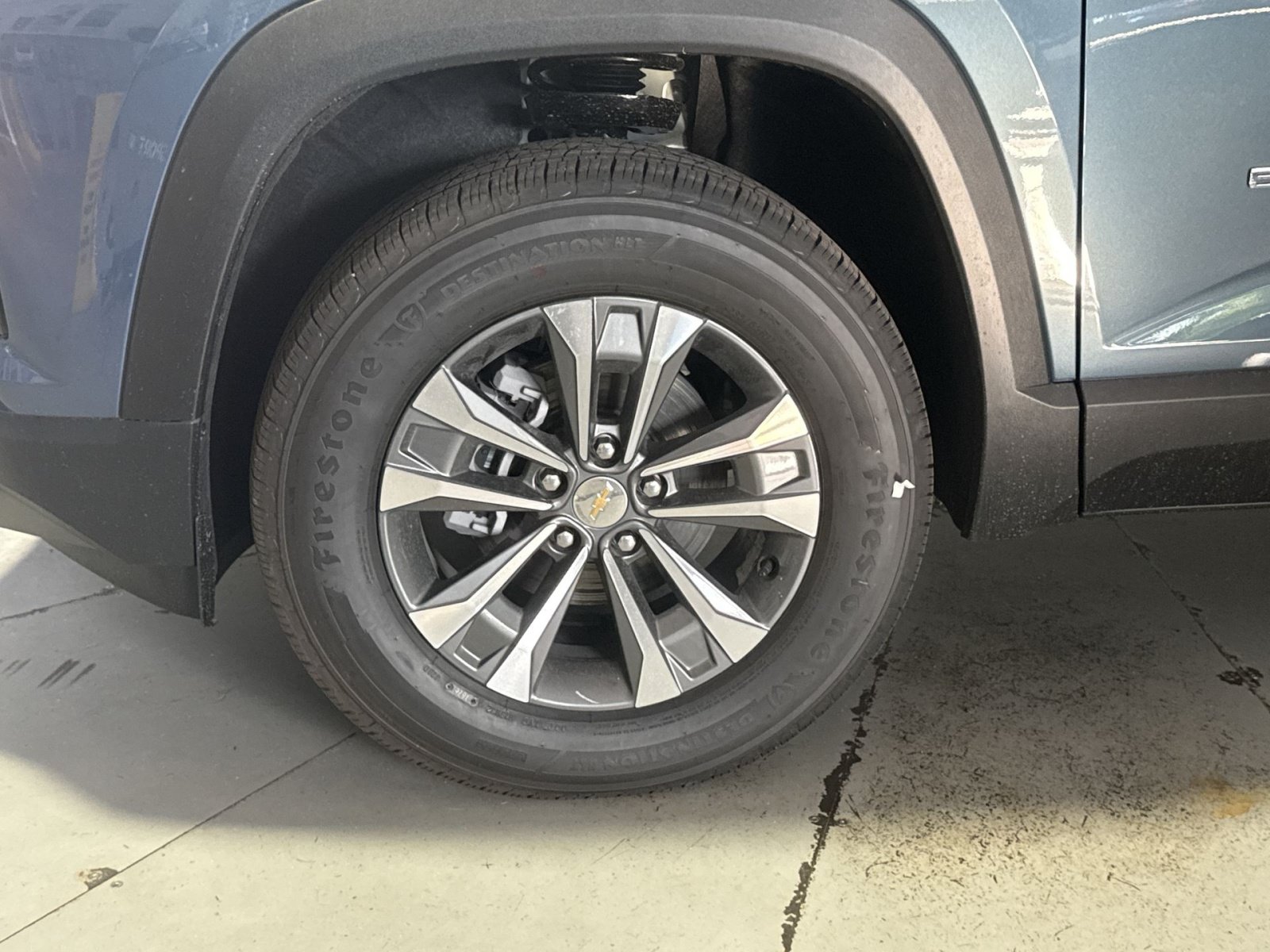 New 2027 Chevrolet Equinox LT w/ Convenience Package II FWD image 13