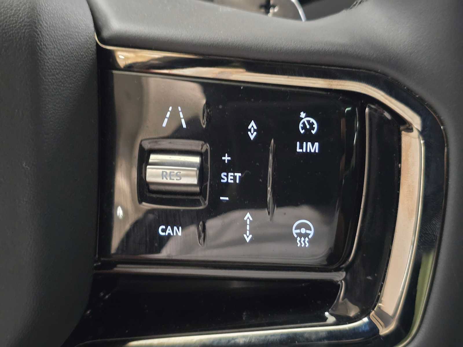 Used 2026 Land Rover Range Rover Evoque S AWD/4WD image 31