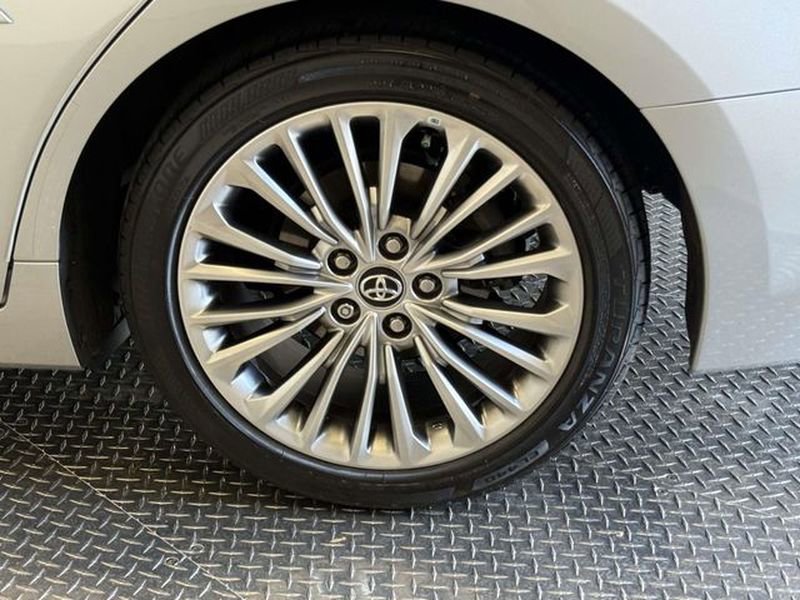 Used 2020 Toyota Avalon Limited w/ Advanced Safety Package FWD image 13