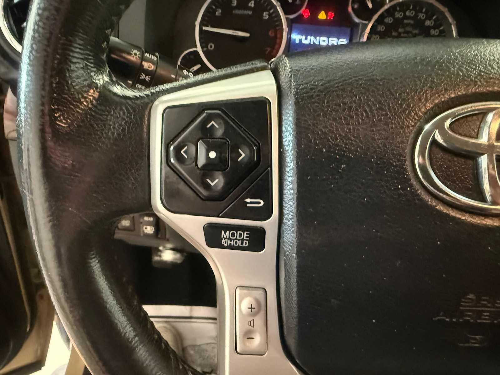Used 2017 Toyota Tundra Limited w/ Limited Premium Package AWD/4WD image 29
