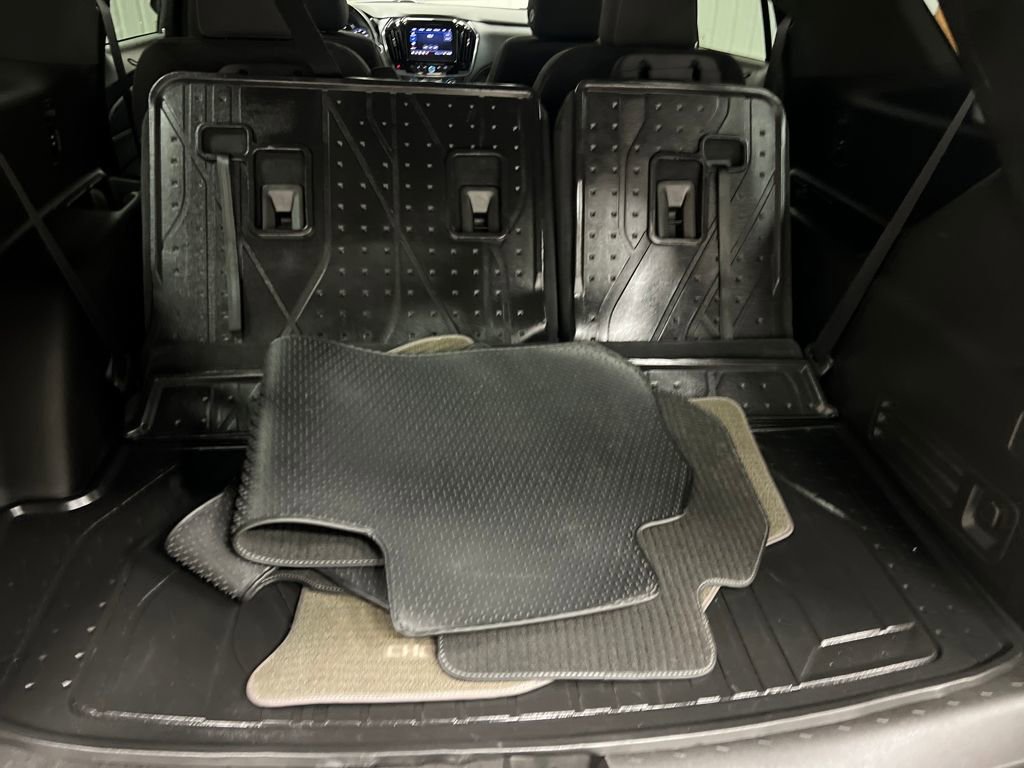 Used 2023 Chevrolet Traverse LT image 12